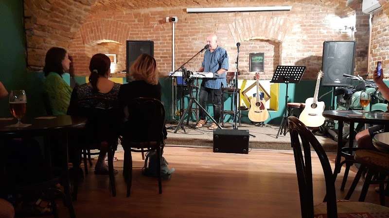 Lloyd's Comedy Club, București