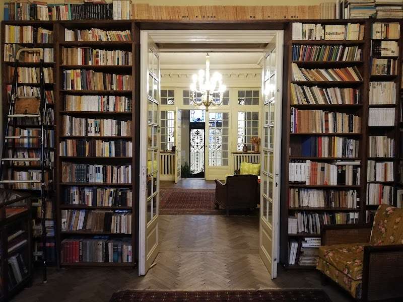 Colecția Ligia și Pompiliu Macovei, parte din Muzeul Municipiului București, București