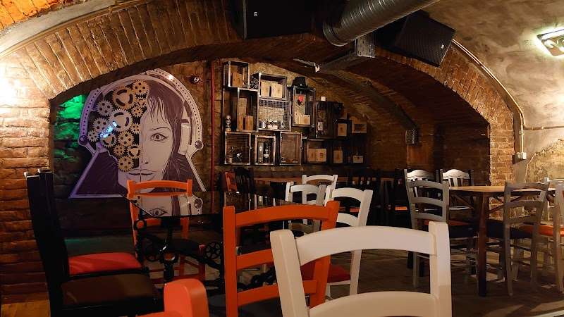 Boris Pub, Bacău