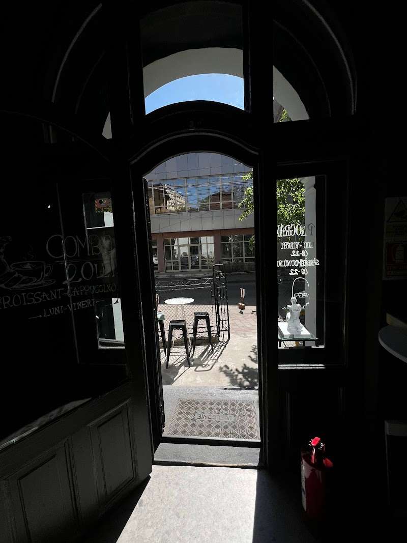 Negru Zi - coffee & arts, Iași