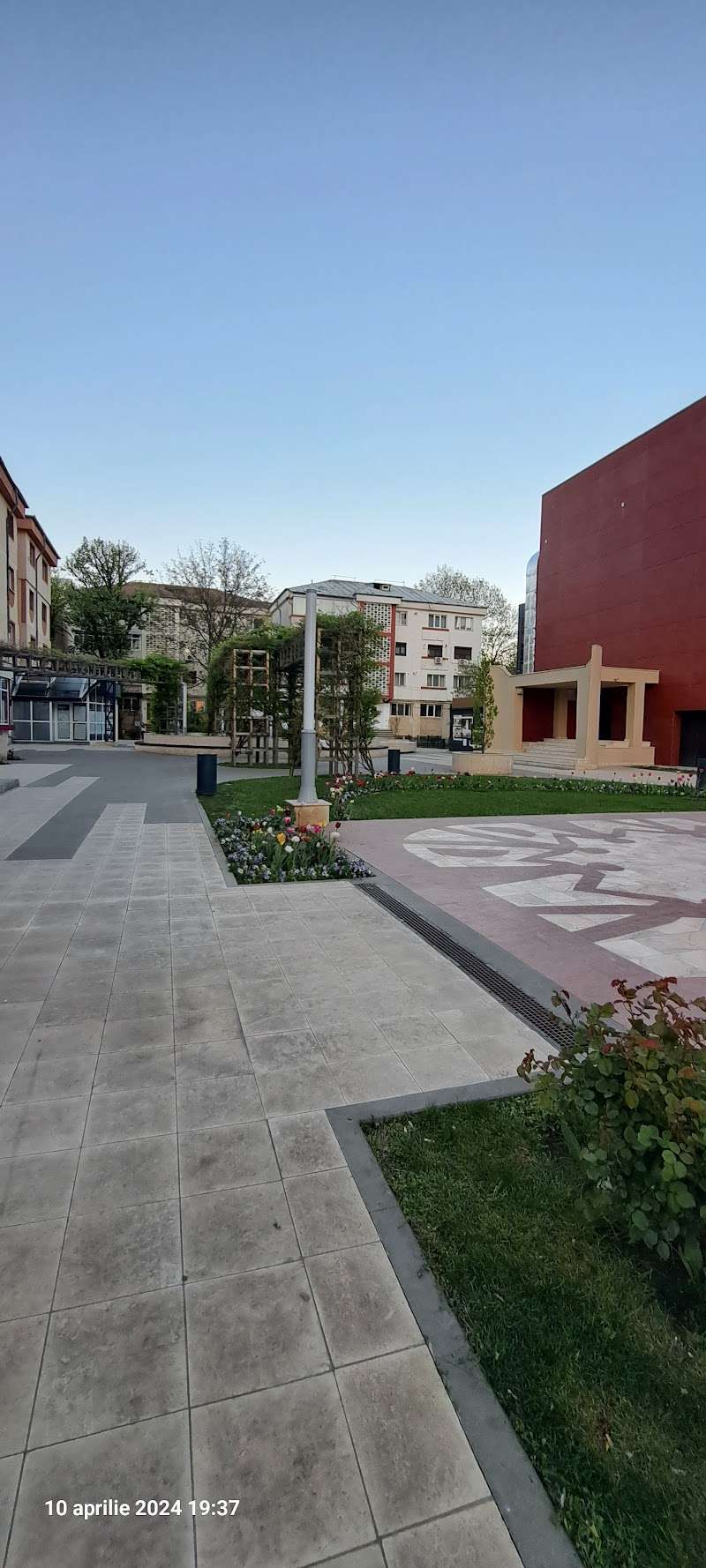 Sala Balada, Focșani