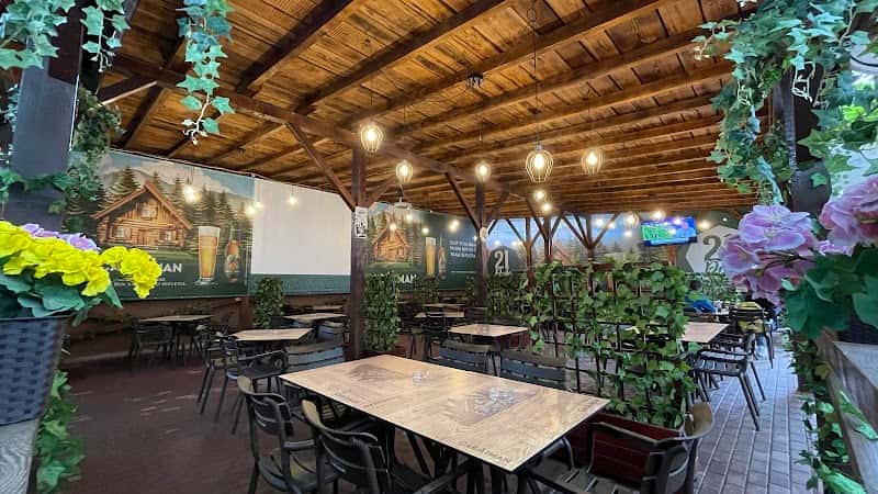 21 Pub, București