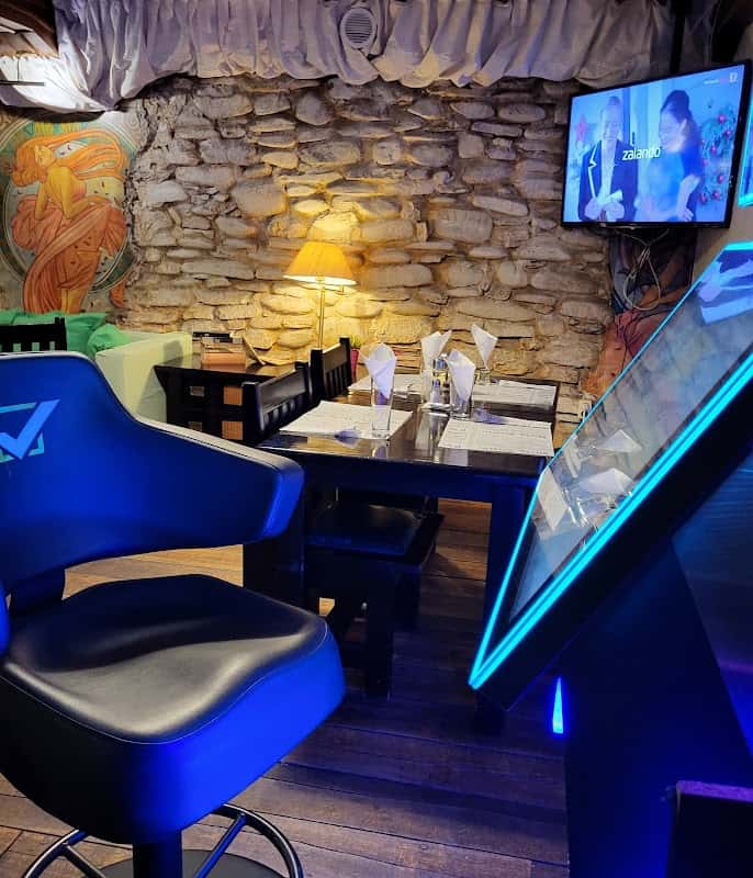 Art Pub, Vălenii De Munte