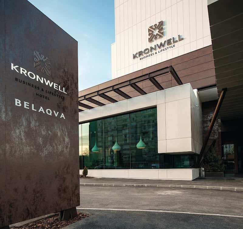 Hotel Kronwell, Brașov